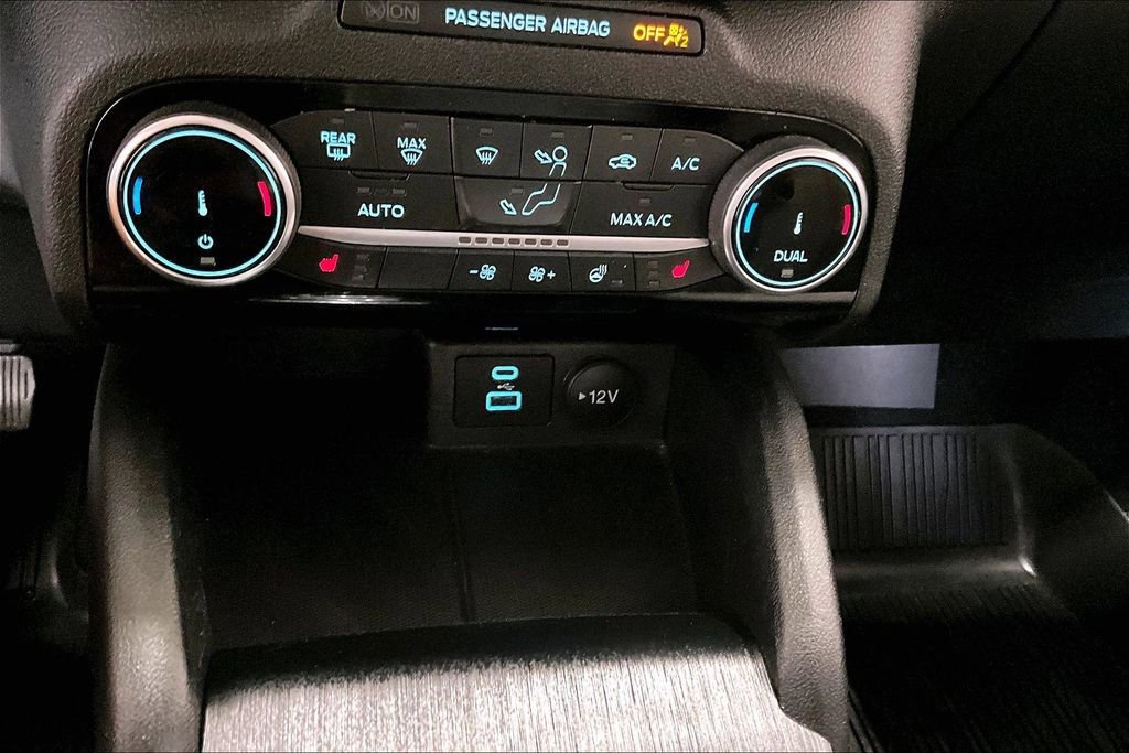 Used 2022 Ford Escape SE w/ Cold Weather Package image 15