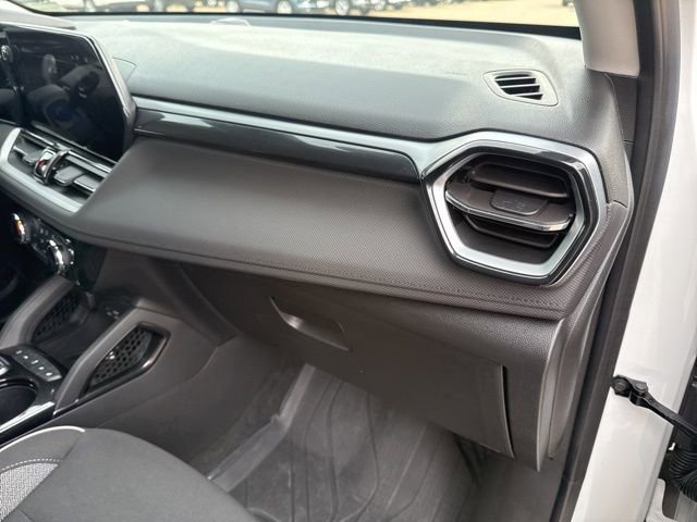 Used 2024 Chevrolet TrailBlazer LT w/ LT Cold Weather Package FWD image 49