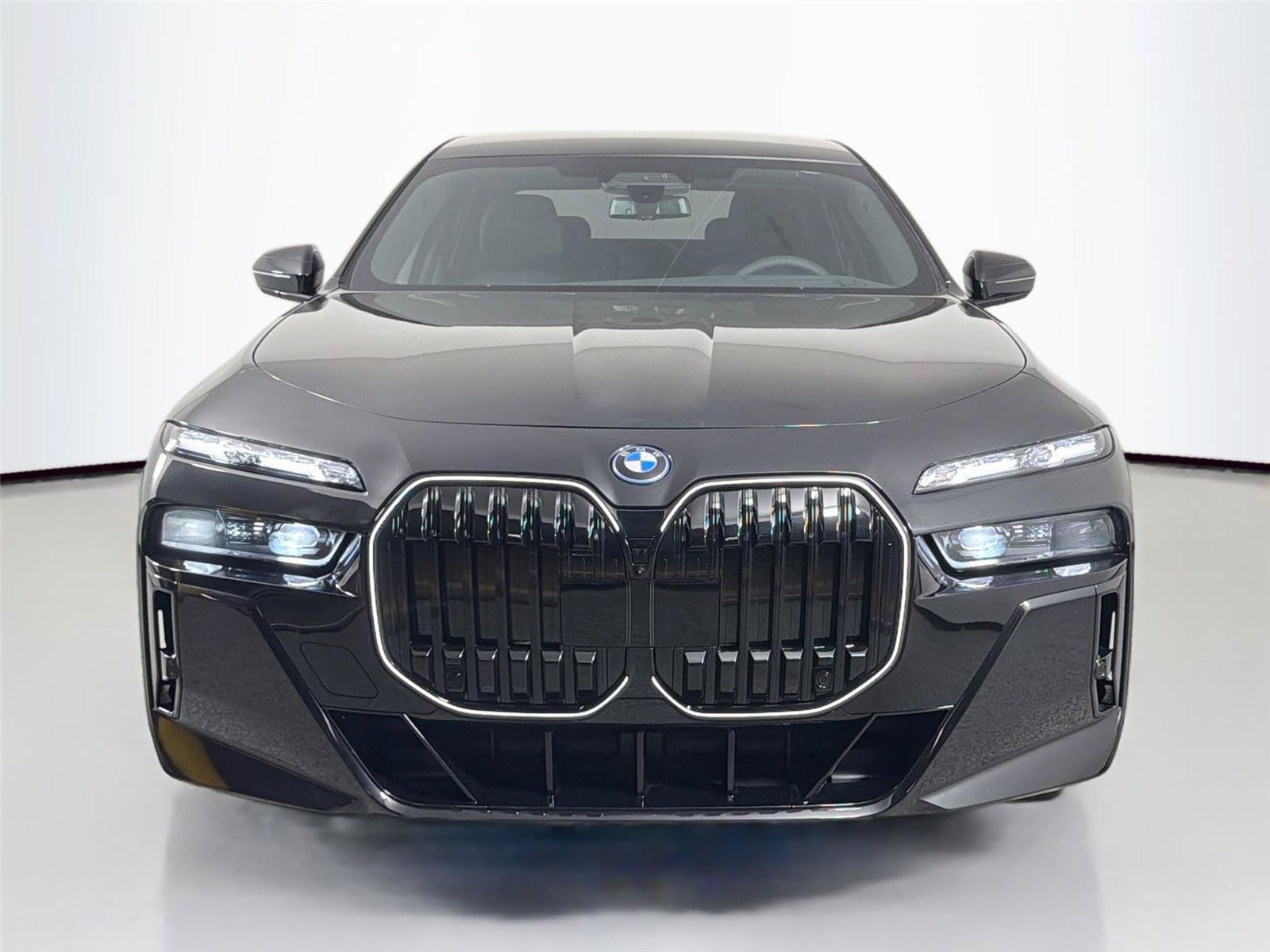 New 2026 BMW i7 xDrive60 w/ Executive Package AWD/4WD image 3