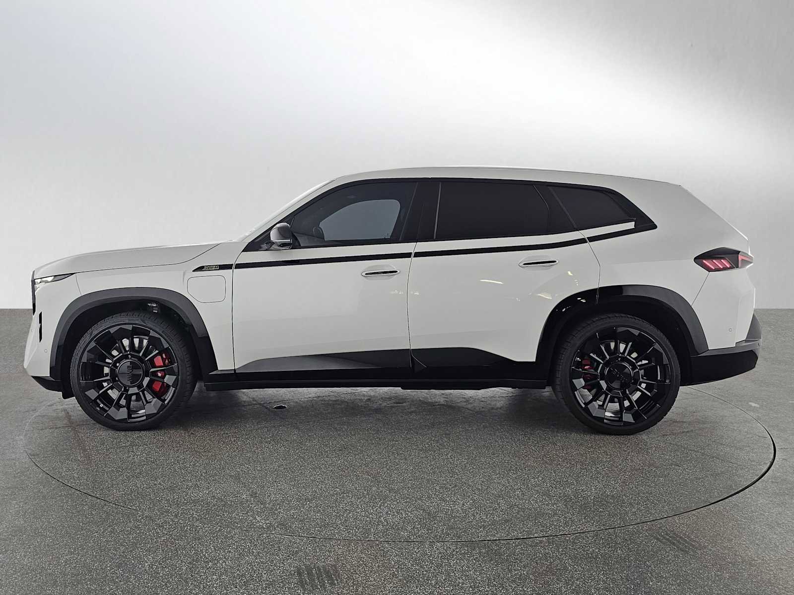 Used 2025 BMW XM AWD/4WD image 6