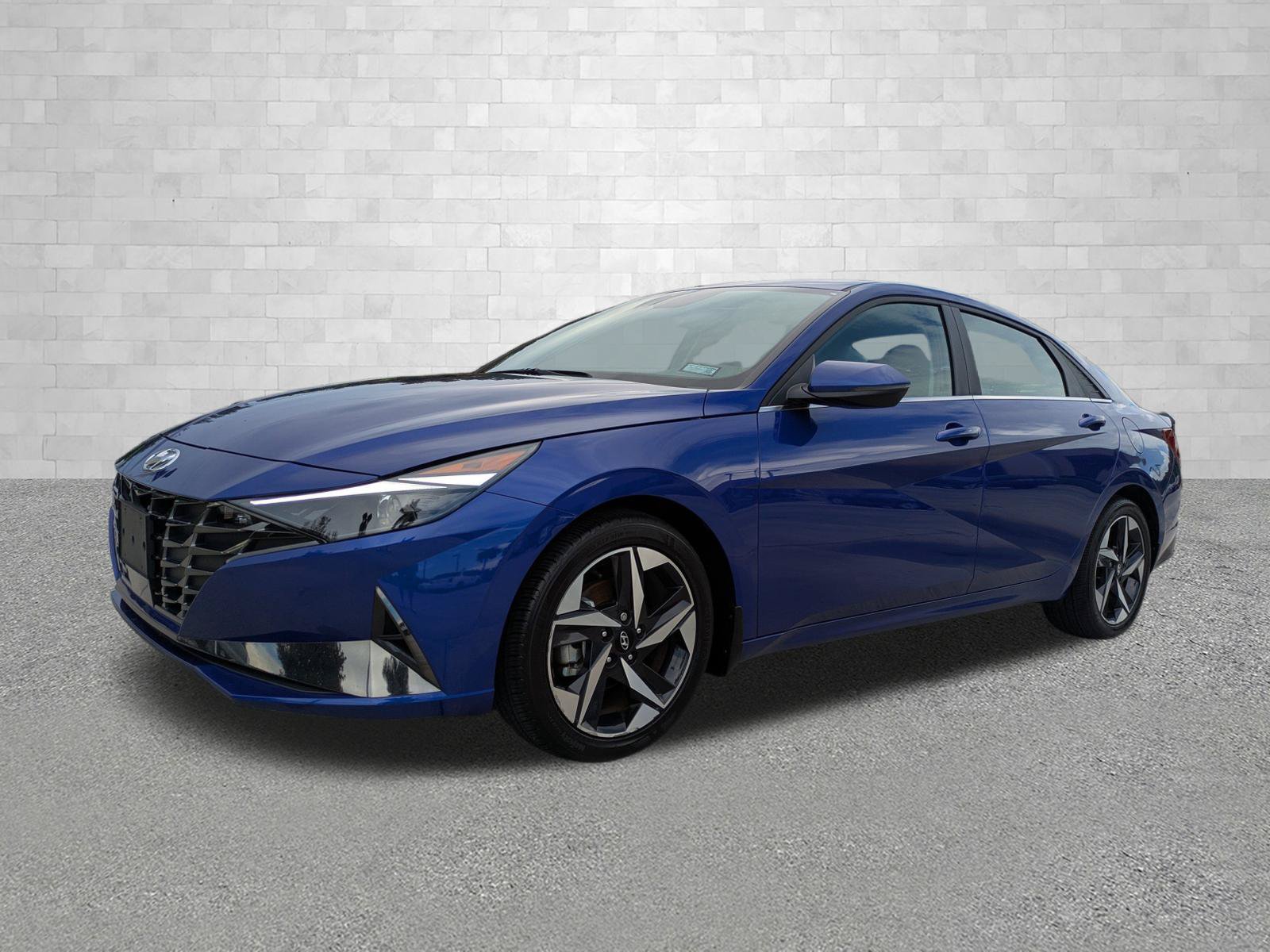 Certified 2022 Hyundai Elantra SEL w/ Convenience + Premium Package FWD image 5