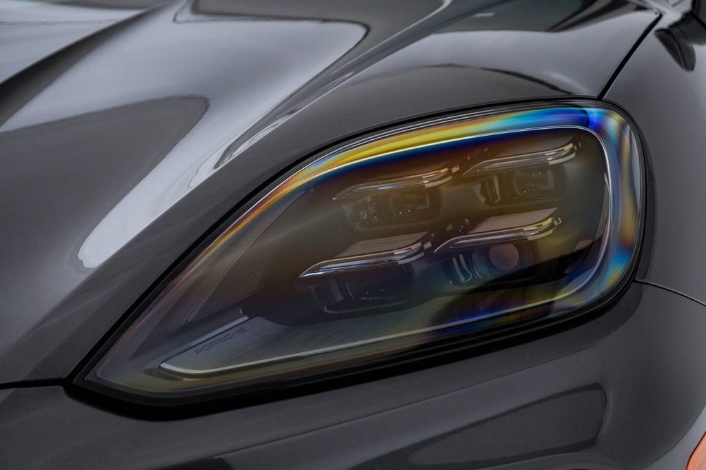 Certified 2025 Porsche Cayenne E-Hybrid AWD/4WD image 7