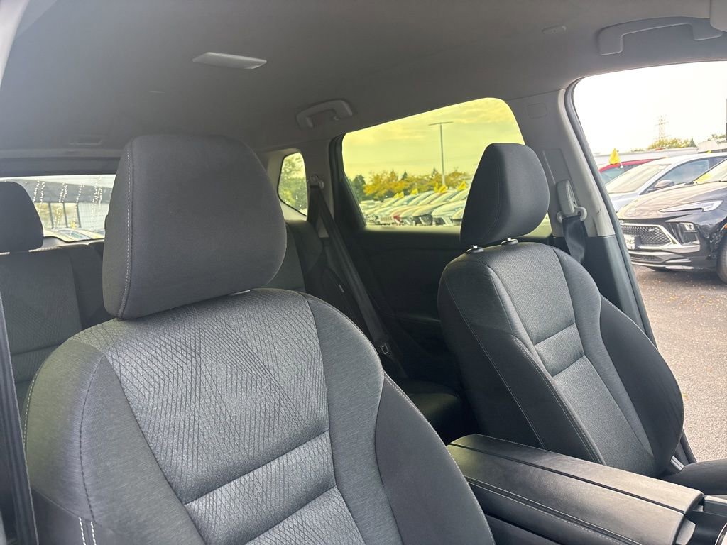 Used 2024 Nissan Rogue SV image 34