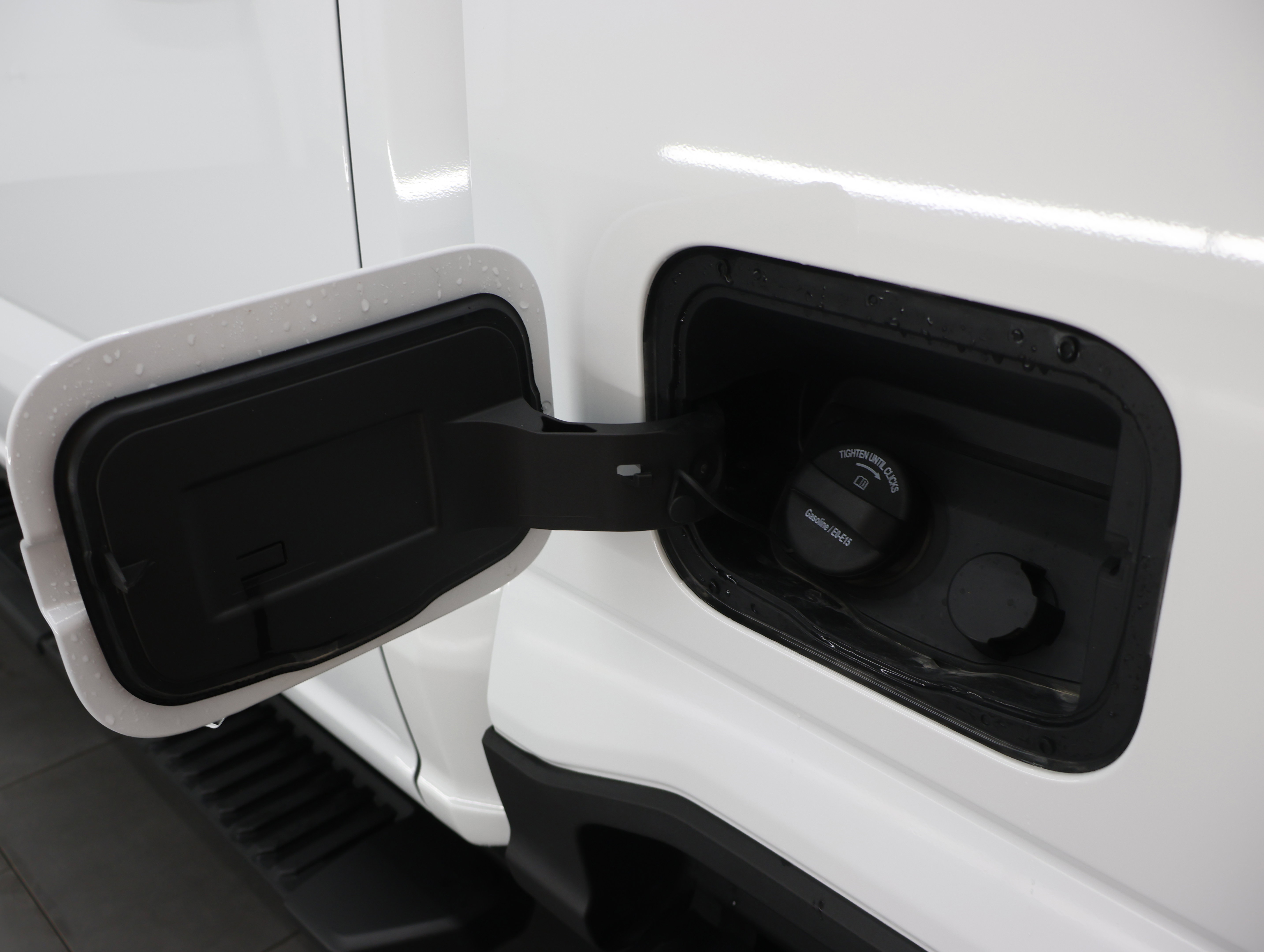 Used 2024 Ford F350 Lariat w/ Sport Appearance Package AWD/4WD image 36