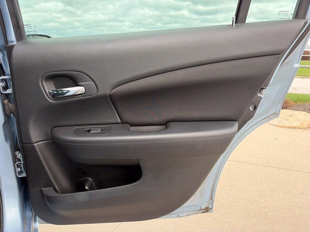Used 2014 Chrysler 200 Touring FWD image 25
