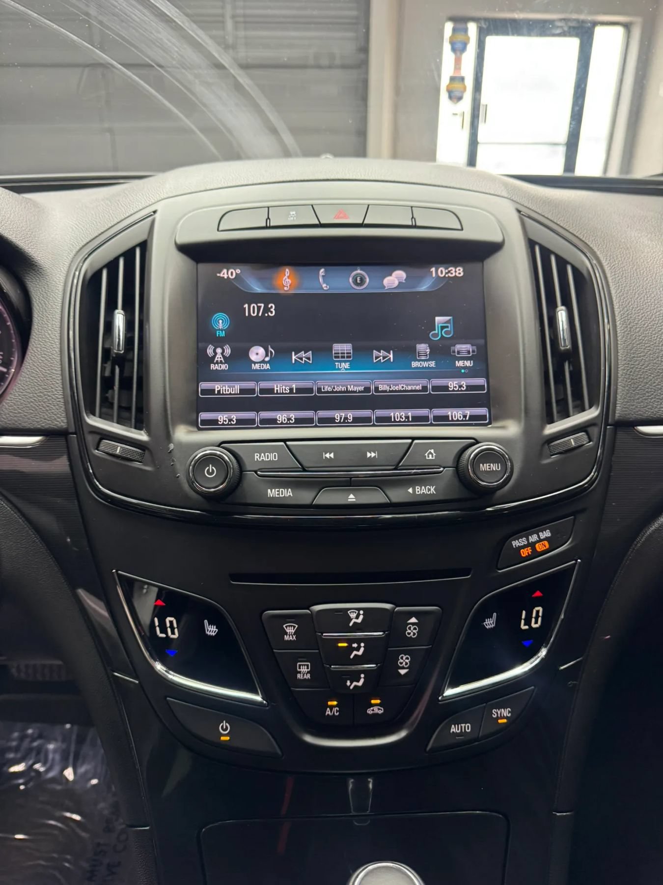 Used 2017 Buick Regal Sport Touring FWD image 15