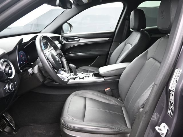 Used 2024 Alfa Romeo Stelvio Ti AWD/4WD image 5