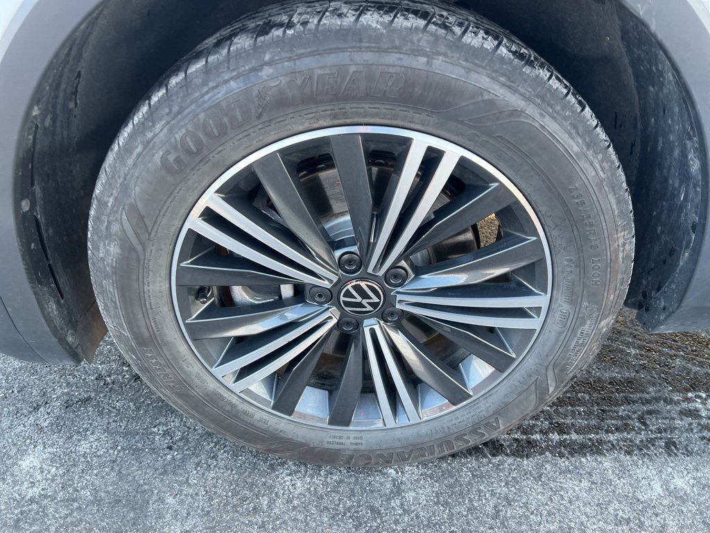 Used 2024 Volkswagen Tiguan Wolfsburg Edition image 2