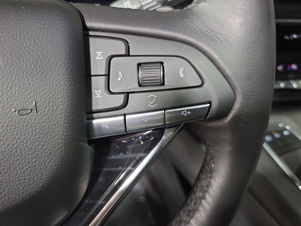 Used 2024 Cadillac Escalade Sport w/ LPO, ONYX Package image 21