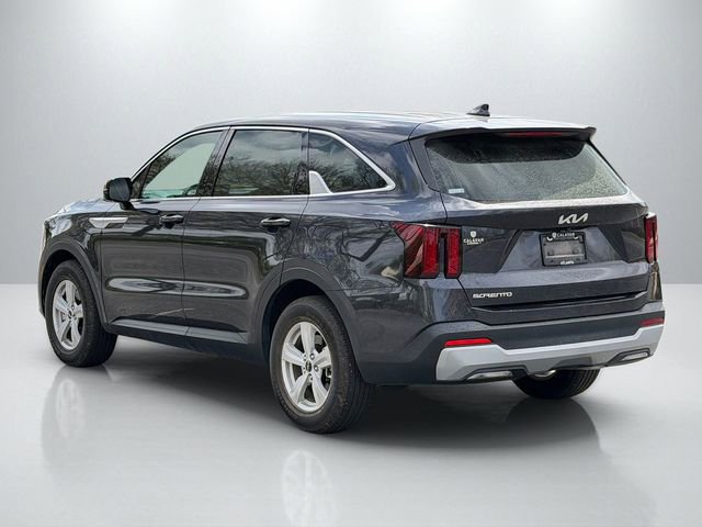 Certified 2025 Kia Sorento LX FWD image 3