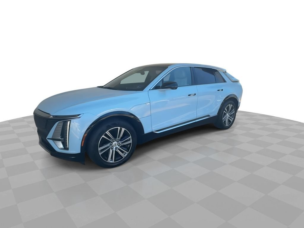 Certified 2024 Cadillac Lyriq Luxury AWD/4WD image 4