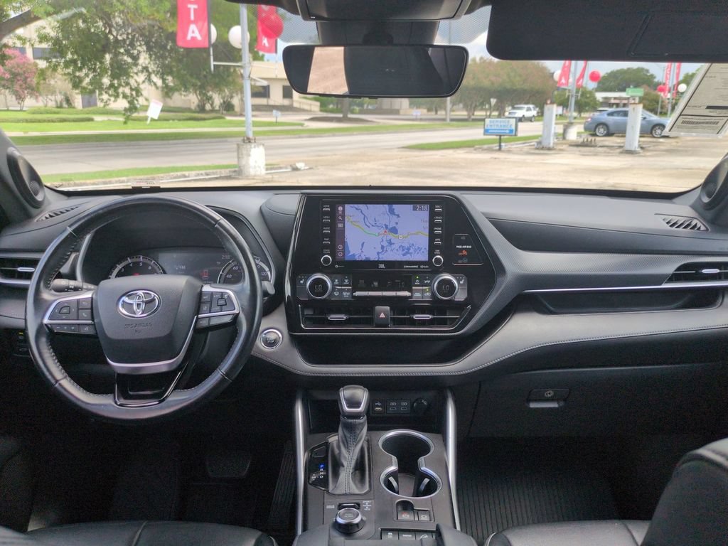 Used 2022 Toyota Highlander XSE AWD/4WD image 31