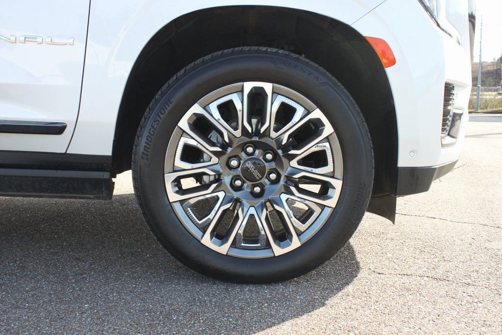 Used 2024 GMC Yukon Denali Ultimate image 4