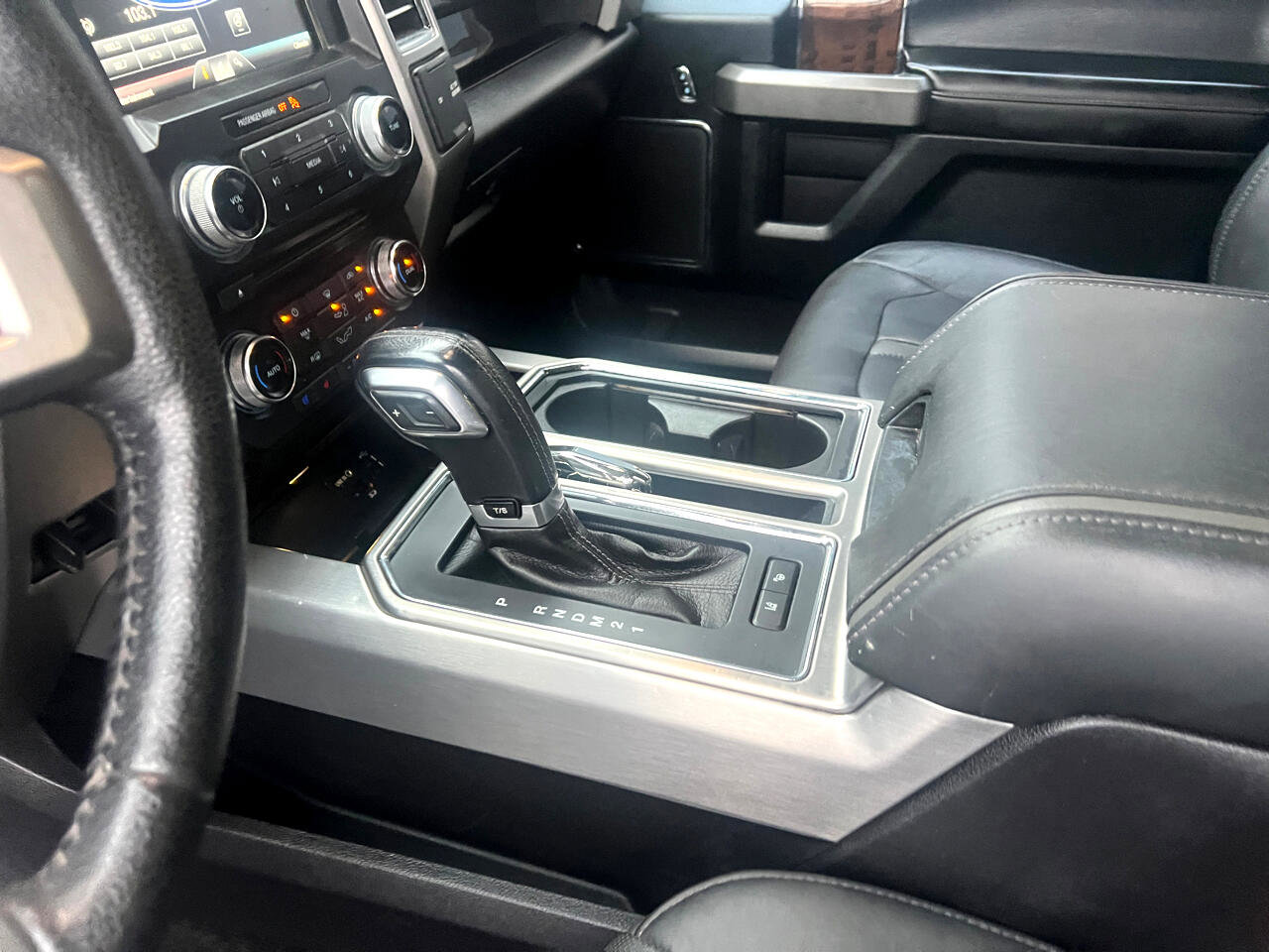 Used 2015 Ford F150 Platinum w/ Equipment Group 701A Luxury image 13