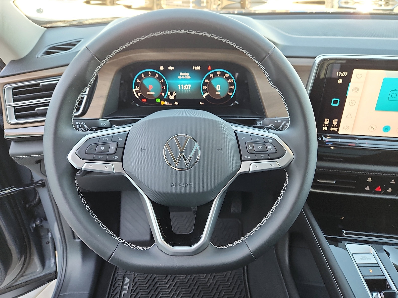 New 2026 Volkswagen Atlas SE FWD image 16