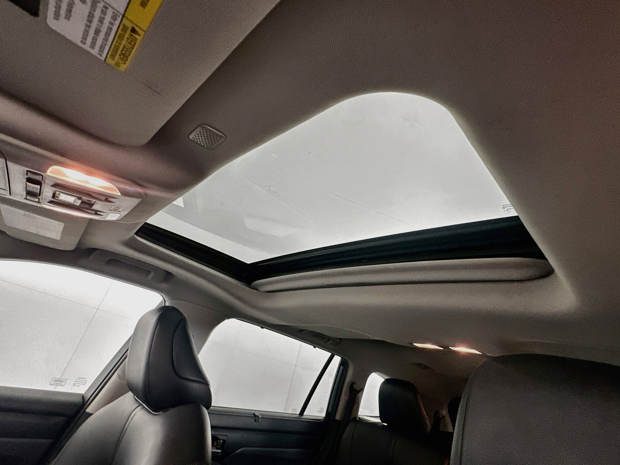 Used 2020 Toyota Highlander XLE FWD image 25