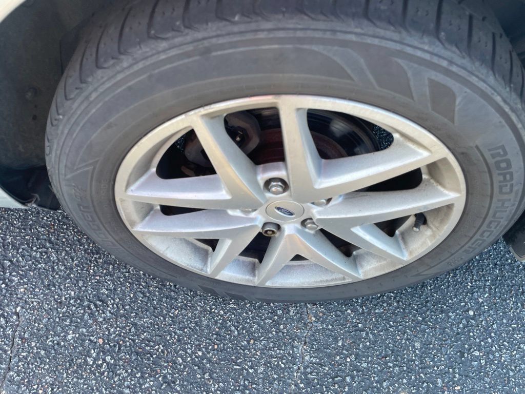 Used 2010 Ford Fusion SE FWD image 10