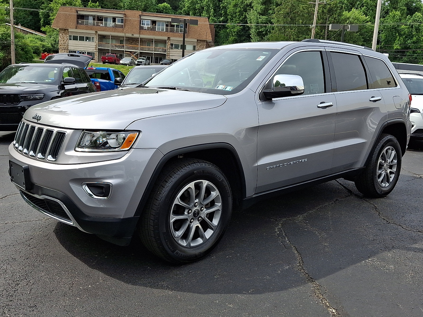 Certified 2016 Jeep Grand Cherokee Limited AWD/4WD image 3