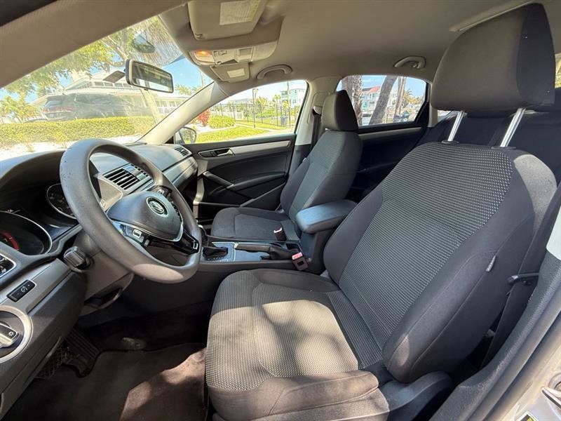 Used 2018 Volkswagen Passat 2.0T S FWD image 9