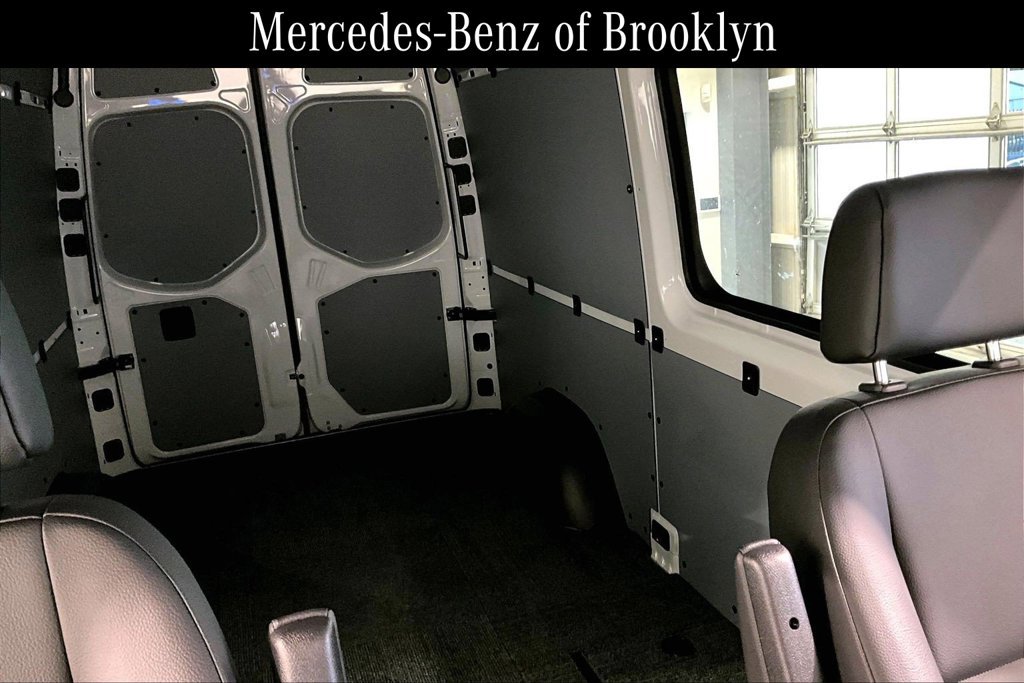 Used 2025 Mercedes-Benz Sprinter 2500 image 29