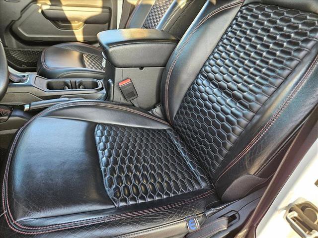 Used 2023 Jeep Wrangler Unlimited Rubicon image 14