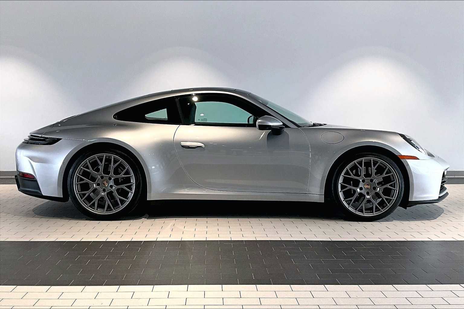 Used 2025 Porsche 911 Carrera image 11