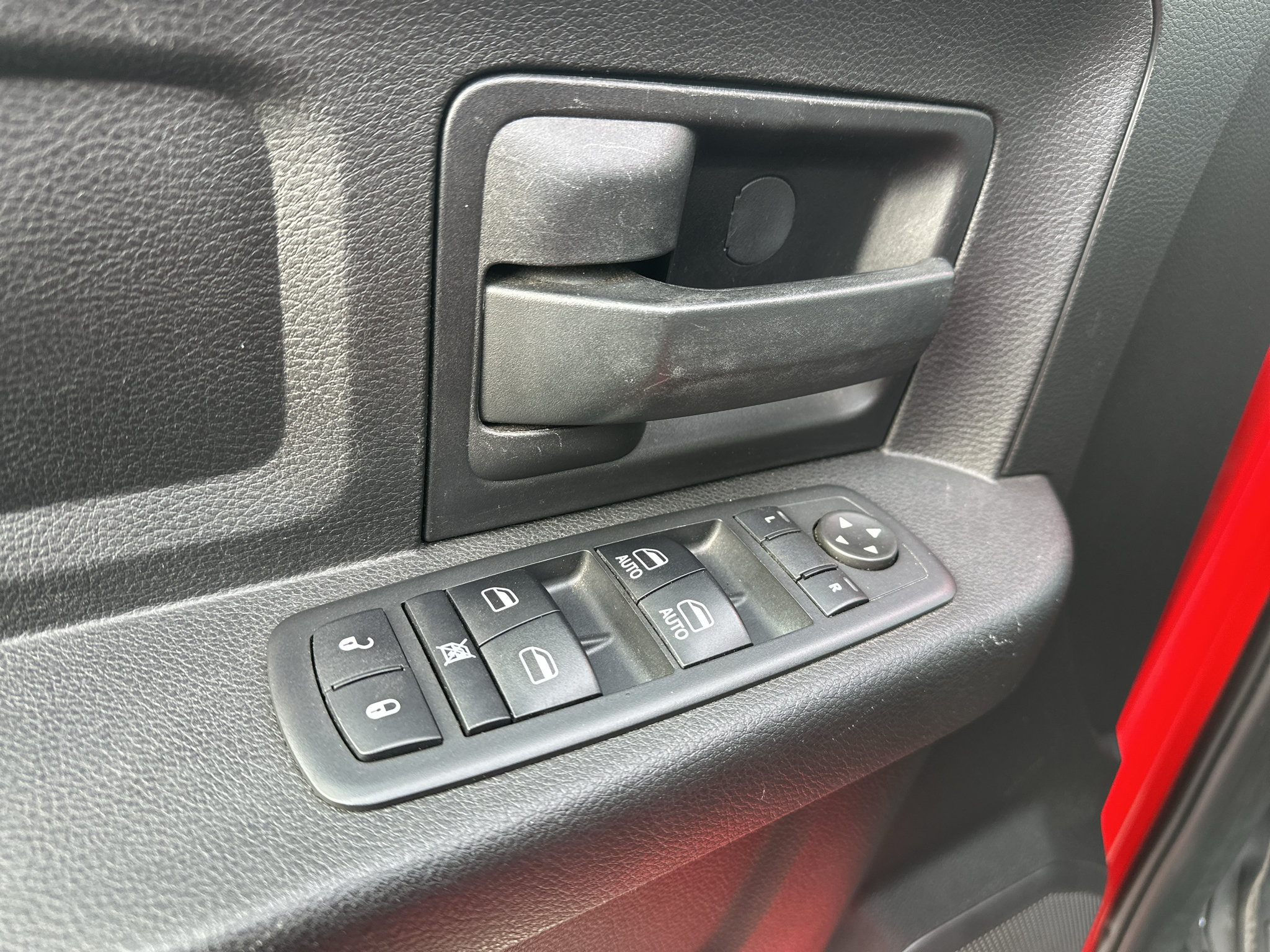 Used 2017 RAM 1500 ST w/ SXT Appearance Group AWD/4WD image 16