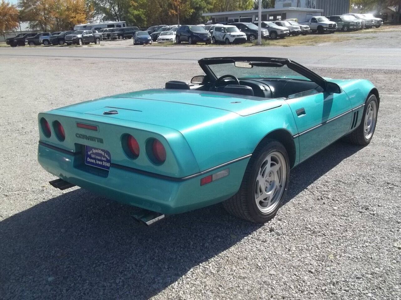 Used 1990 Chevrolet Corvette Convertible RWD image 7