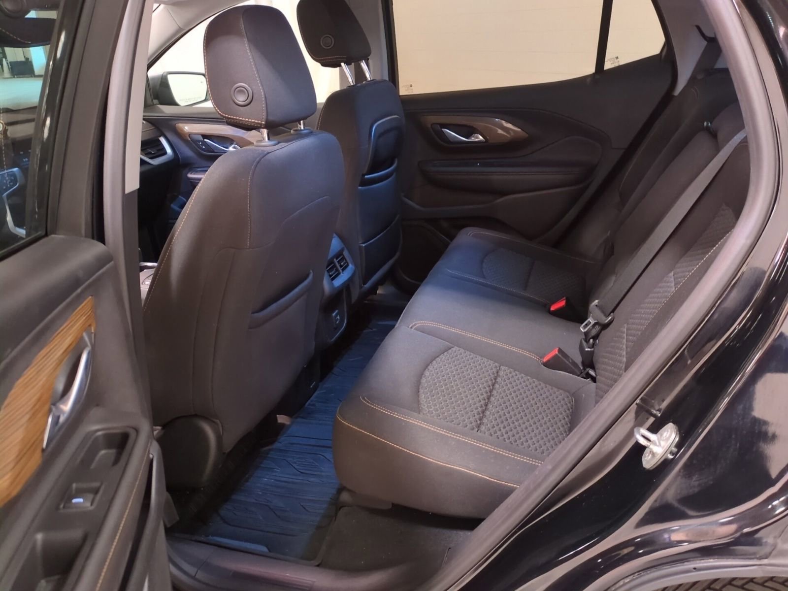 Used 2019 GMC Terrain SLE w/ Driver Convenience Package image 16