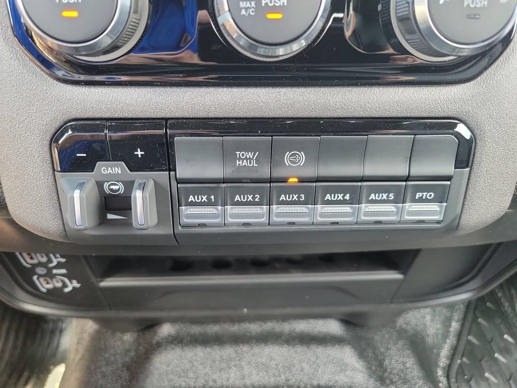 New 2026 RAM 3500 Tradesman AWD/4WD image 37