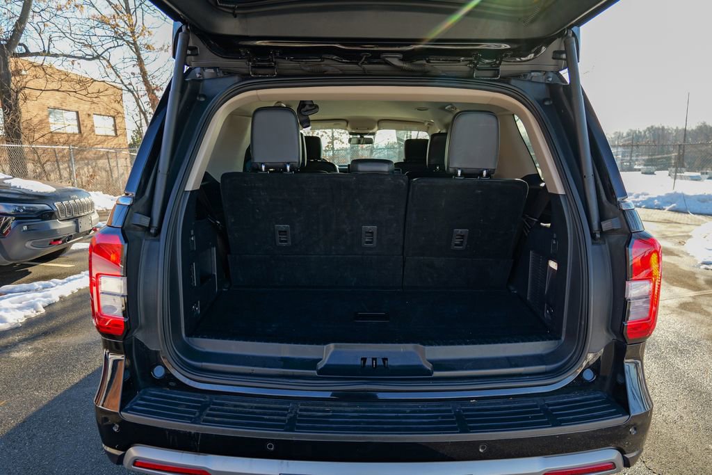 Used 2024 Ford Expedition XLT image 54