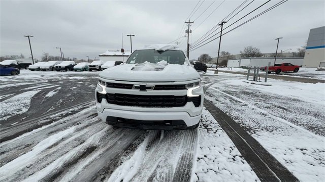 Used 2022 Chevrolet Silverado 1500 RST w/ Convenience Package II image 3