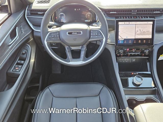 New 2025 Jeep Grand Cherokee Limited w/ Black Appearance Package image 7