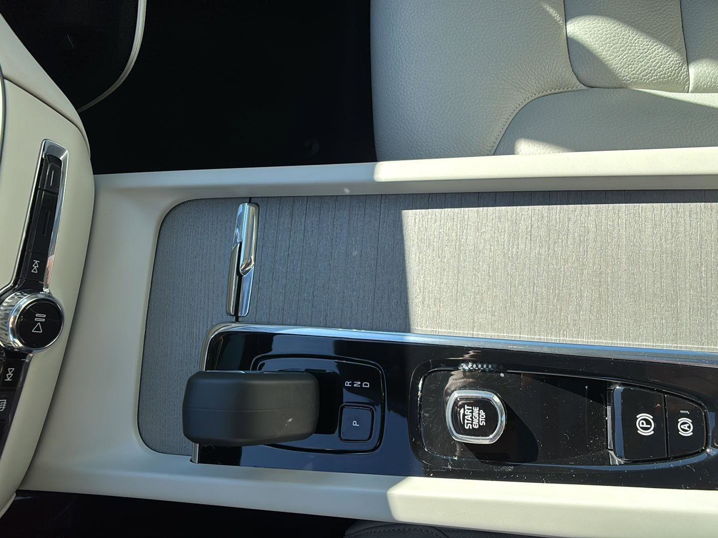 Used 2024 Volvo S60 B5 Plus w/ Climate Package image 36