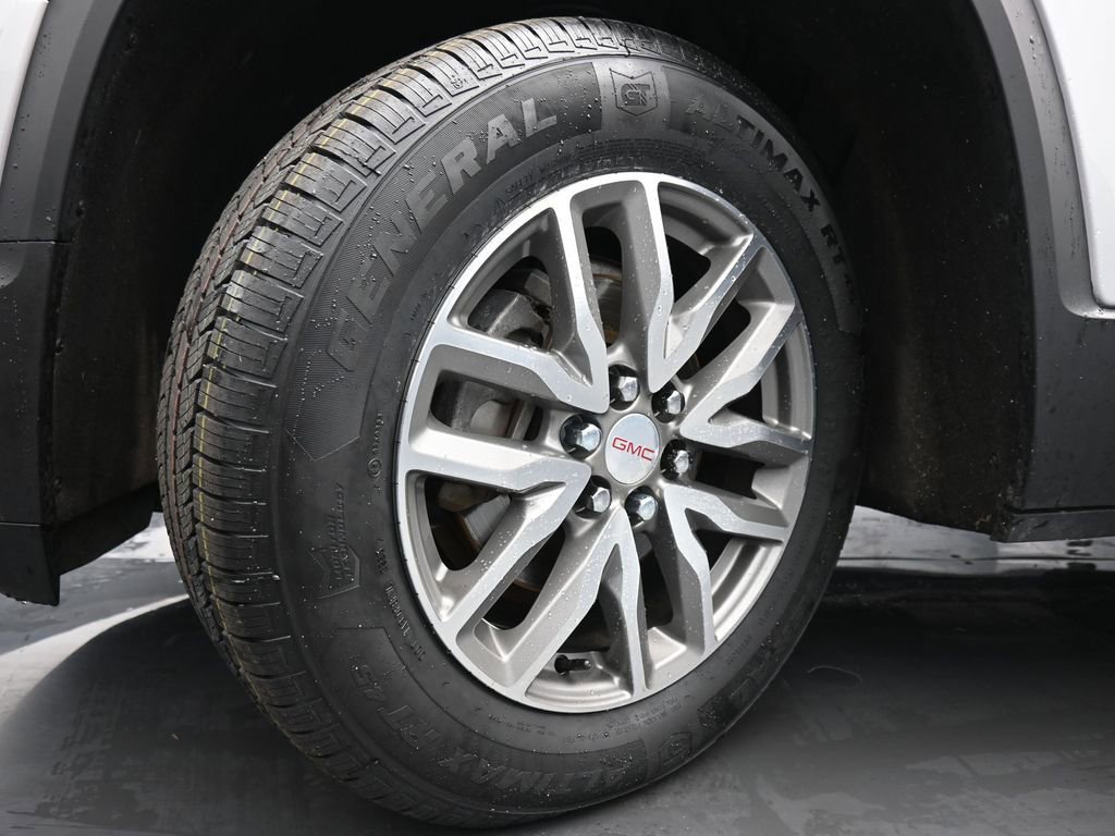 Used 2017 GMC Acadia SLE image 42