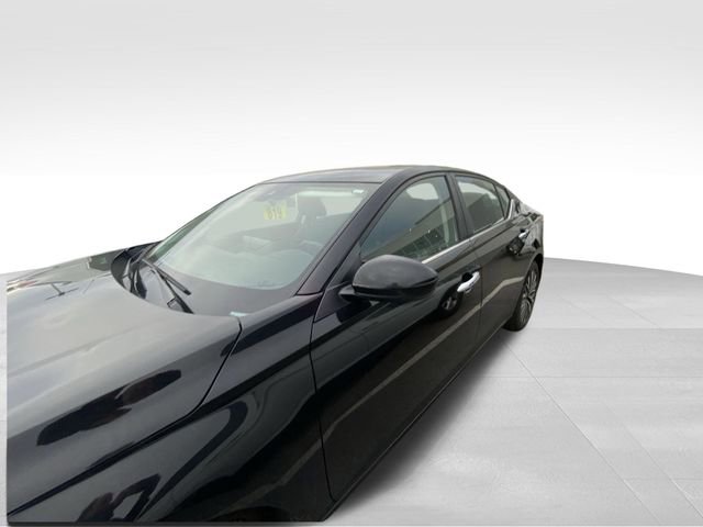Used 2023 Nissan Altima 2.5 SV w/ SV Premium Package image 2