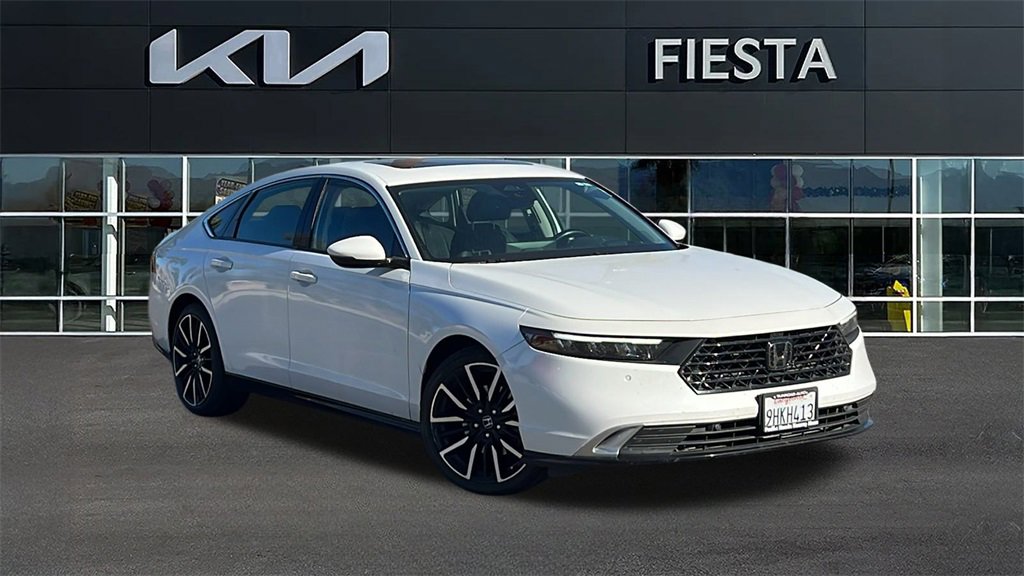 Used 2023 Honda Accord Touring image 1