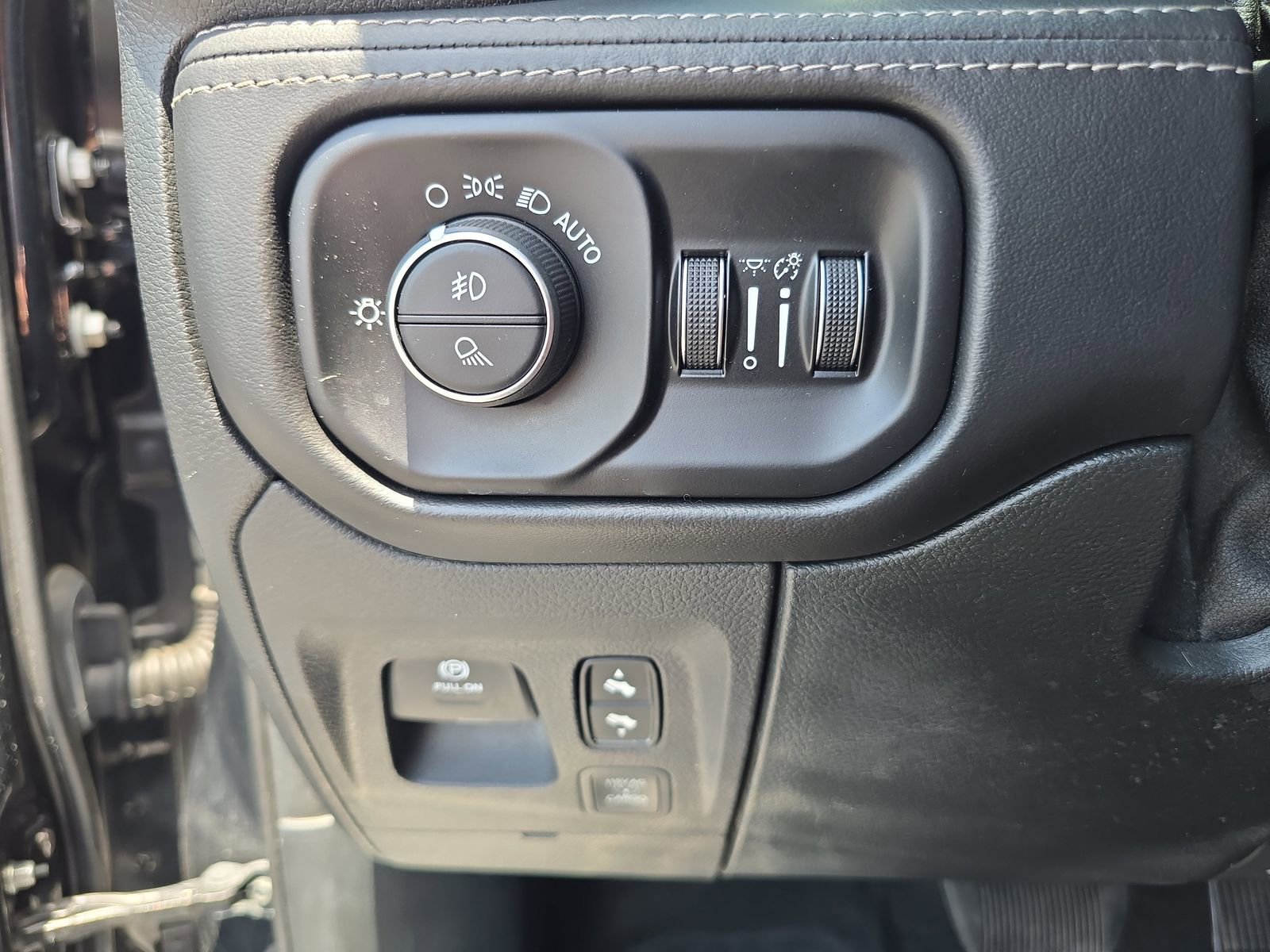 Used 2020 RAM 1500 Limited AWD/4WD image 23