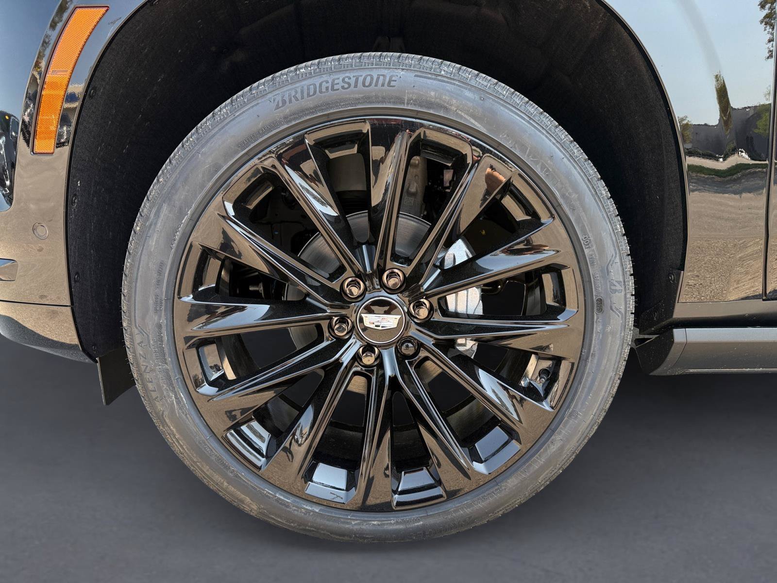 New 2026 Cadillac Escalade Platinum Sport w/ LPO, ONYX Package AWD/4WD image 9