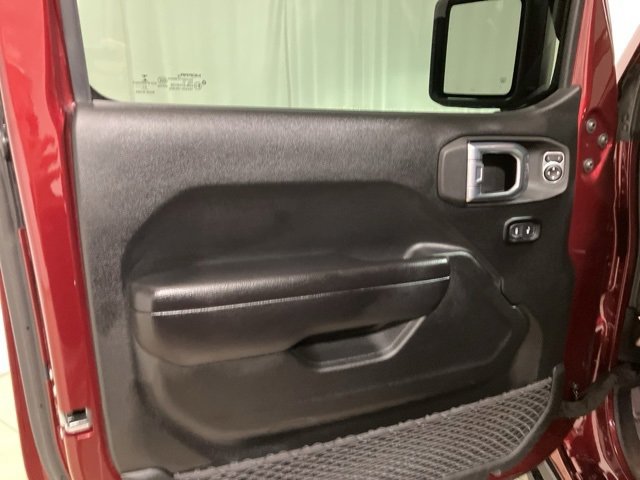 Used 2021 Jeep Gladiator Willys image 9