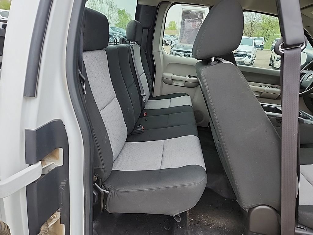 Used 2009 Chevrolet Silverado 1500 W/T AWD/4WD image 32