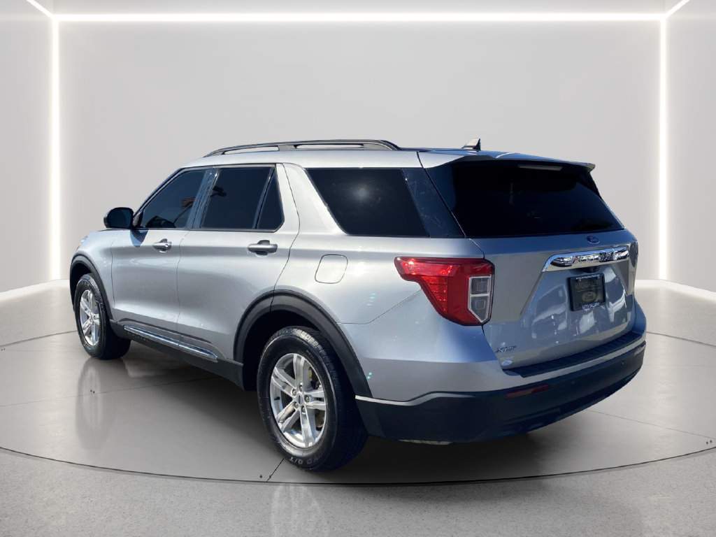 Used 2023 Ford Explorer XLT RWD image 3