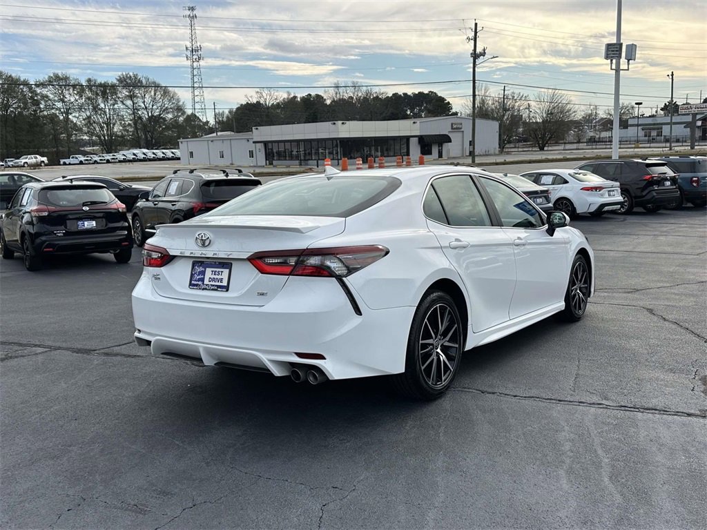 Used 2024 Toyota Camry SE image 25