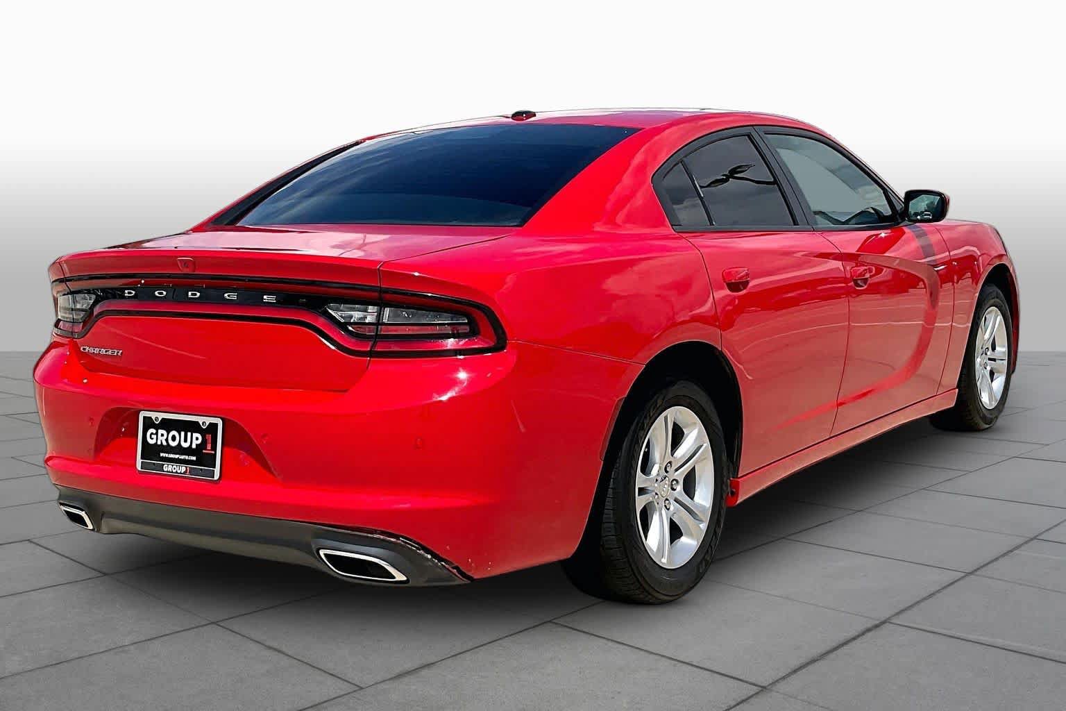 Used 2022 Dodge Charger SXT RWD image 12