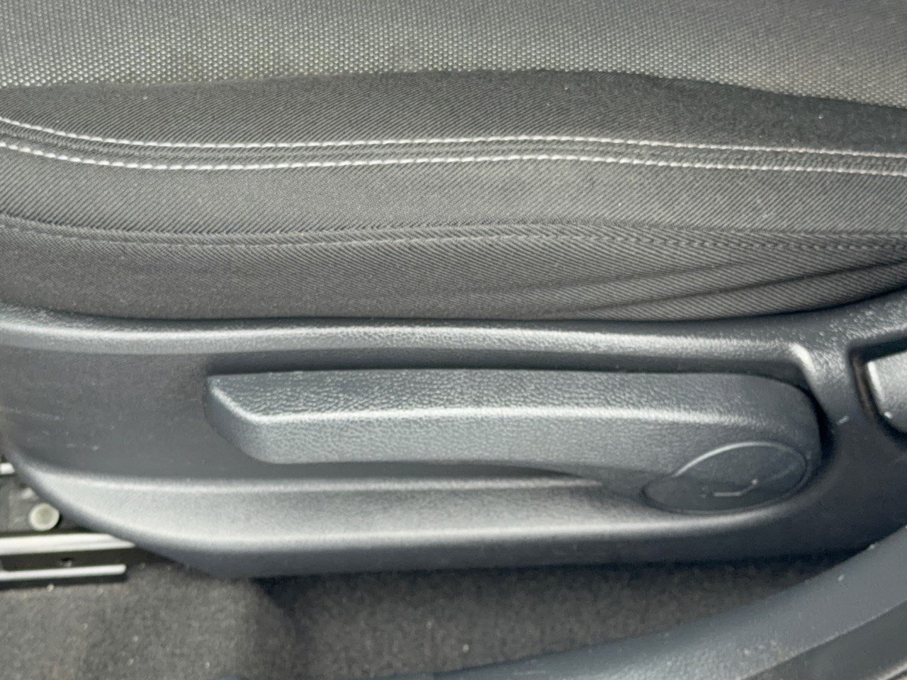 Used 2013 Hyundai Elantra GT FWD image 16