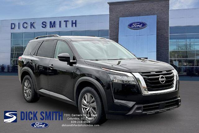 Used 2025 Nissan Pathfinder SV FWD image 3