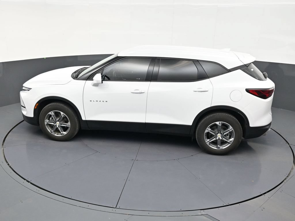 Used 2023 Chevrolet Blazer LT FWD image 13