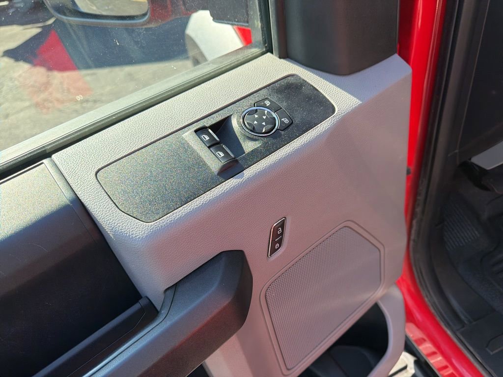 Used 2018 Ford F550 4x4 Regular Cab Super Duty image 6