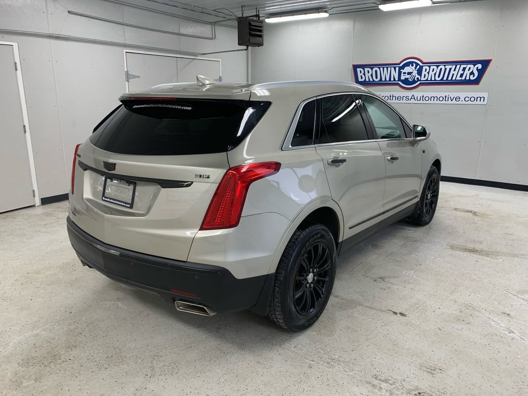 Used 2017 Cadillac XT5 Luxury AWD/4WD image 8