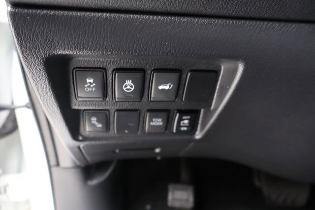 Used 2018 Nissan Pathfinder SL w/ Midnight Edition Package image 13